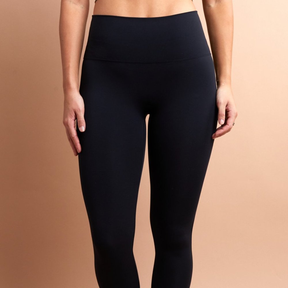 Savvi SOLAS black legging NWT brand new